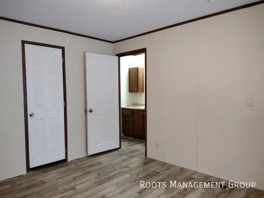 2332 Aurora Ave - Photo 6 of 10