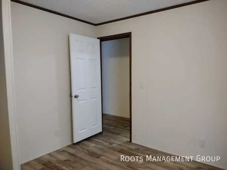 2332 Aurora Ave - Photo 7 of 10