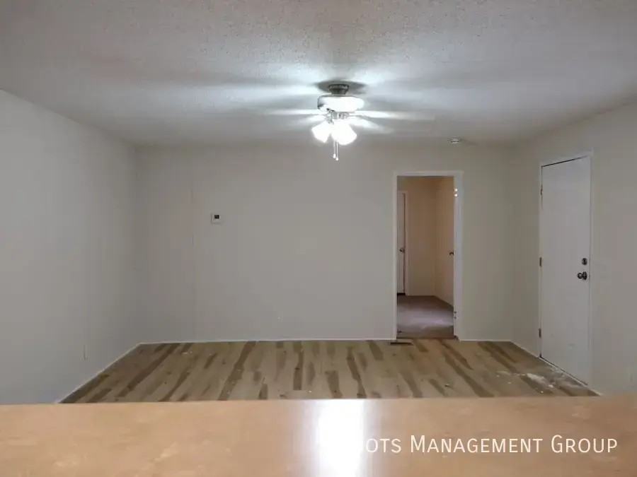 2349 Aurora Ave - Photo 4 of 10