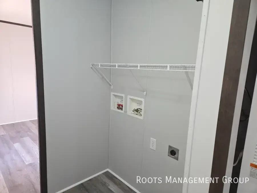 2349 Aurora Ave - Photo 5 of 10