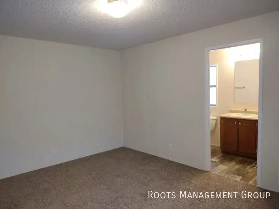 2349 Aurora Ave - Photo 6 of 10