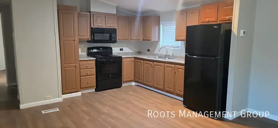 5523 Rivercreek Dr #109 - Photo 3 of 9