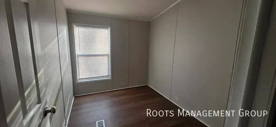 5523 Rivercreek Dr #109 - Photo 5 of 9