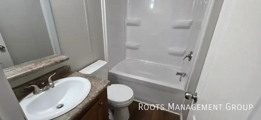 5523 Rivercreek Dr #109 - Photo 7 of 9