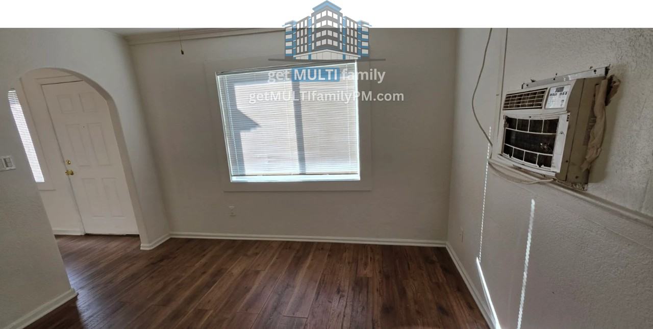 3926 E Earll Dr #2 - Photo 4 of 22