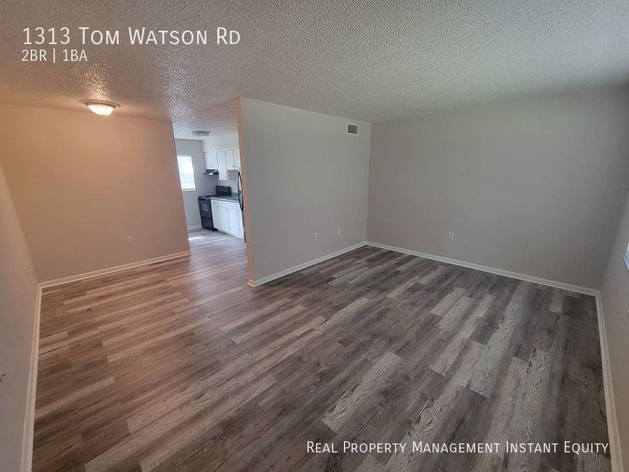 1313 Tom Watson Rd - Photo 3 of 9