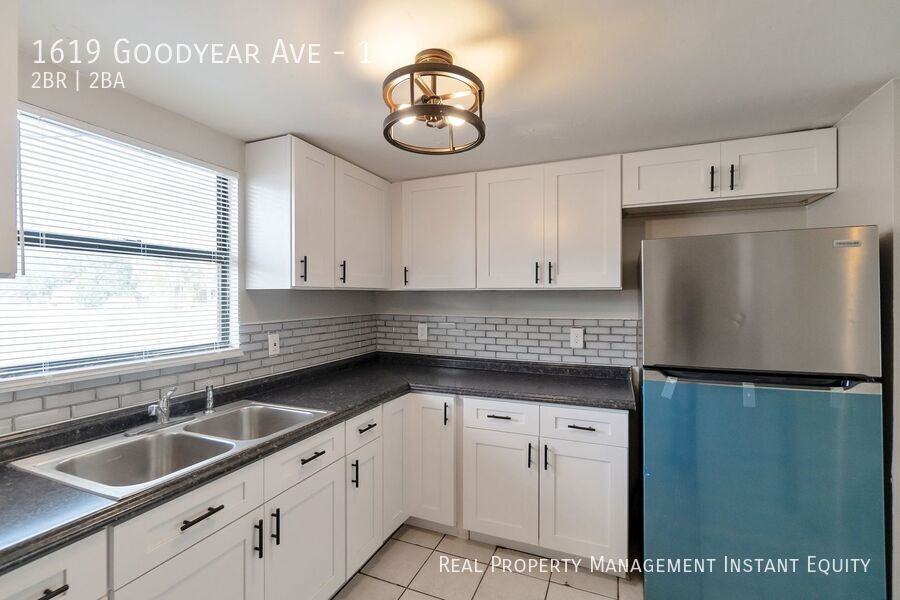 1619 Goodyear Ave #1 - Photo 4 of 13