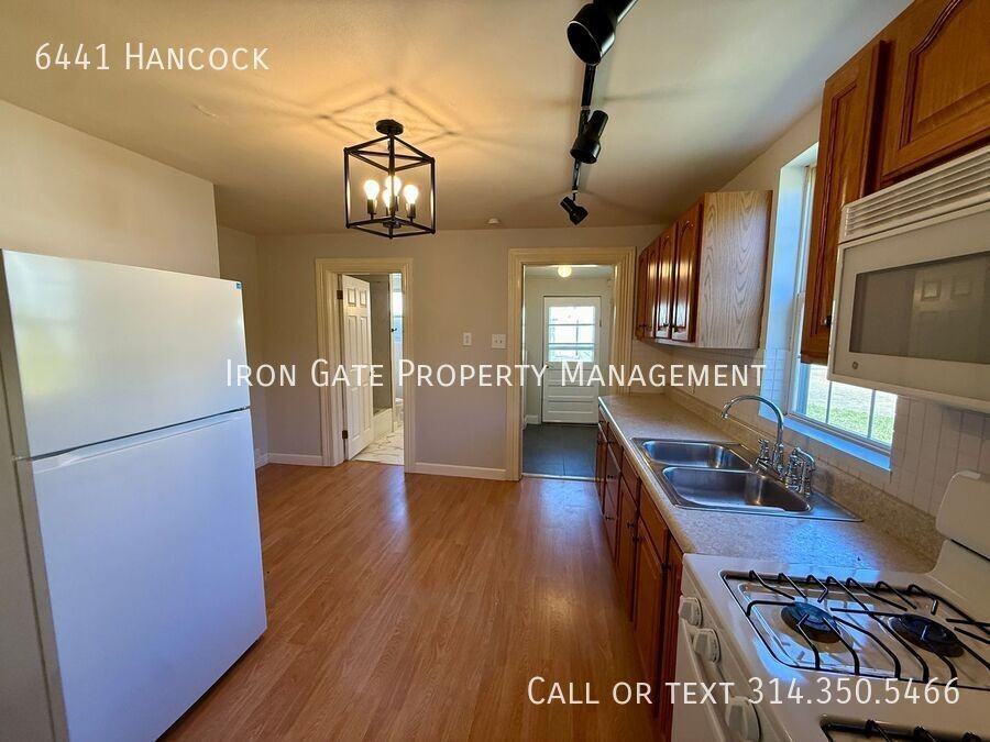 6441 Hancock Ave - Photo 7 of 11