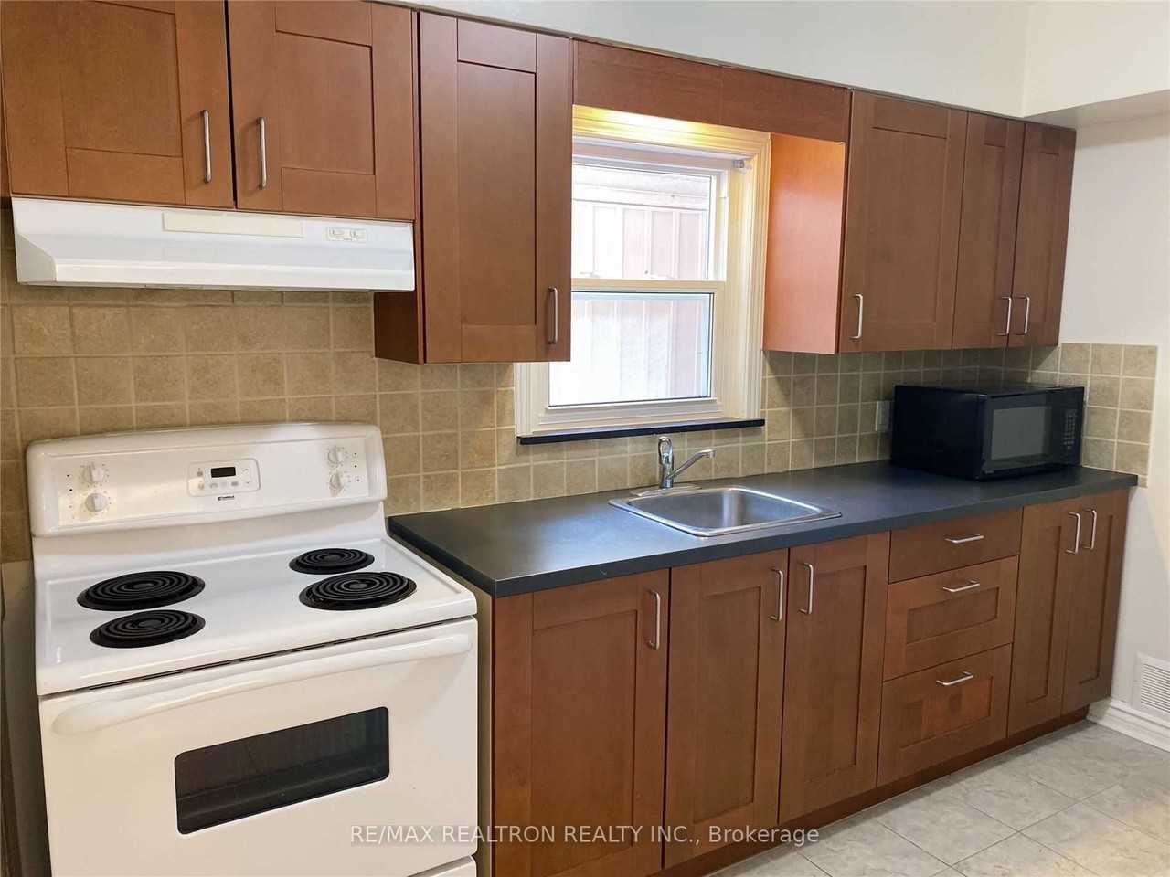 22 Gormley Avenue #Main - Photo 4 of 5