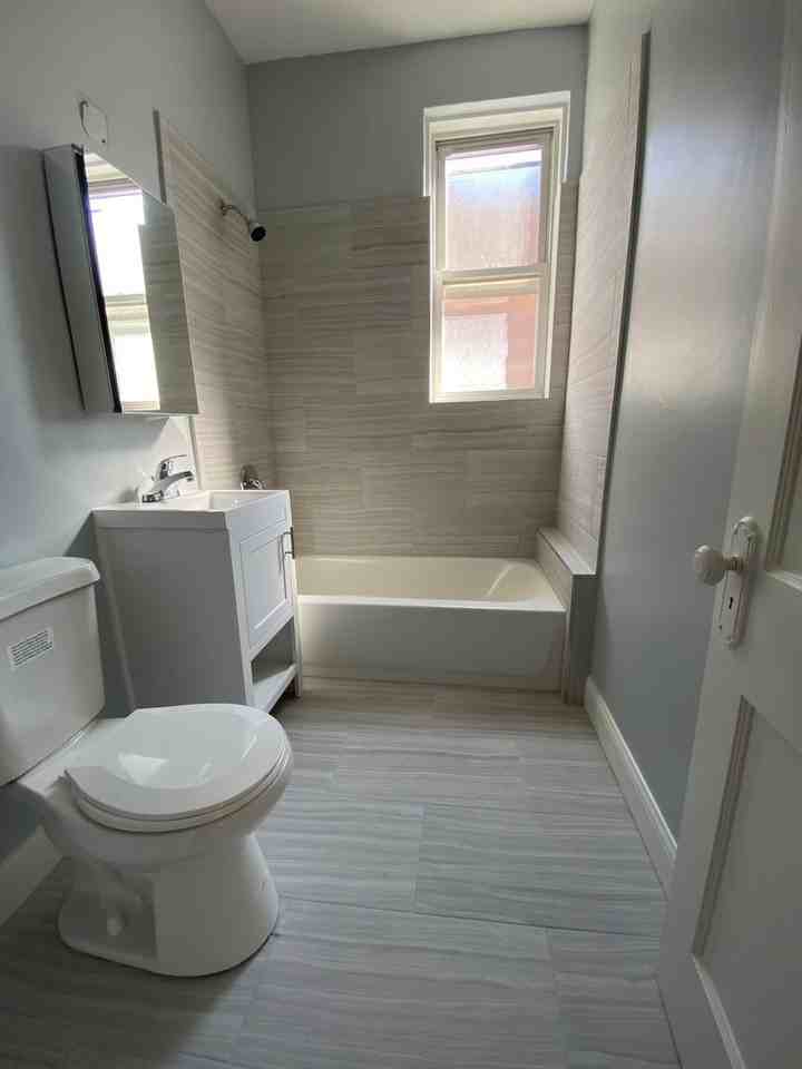 901 N Leavitt St - Photo 6 of 15