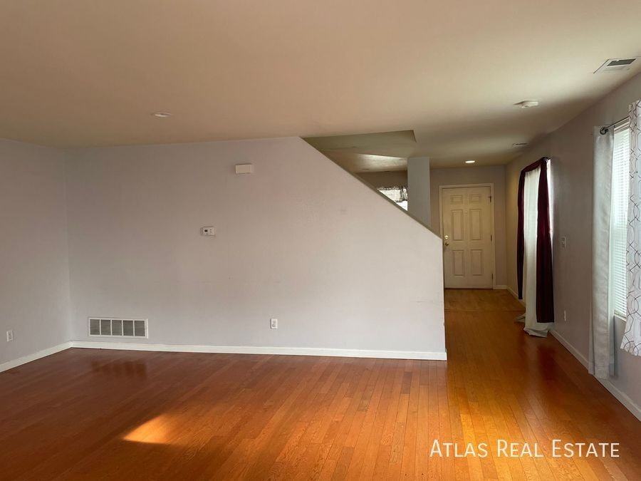 843 Mockingbird St - Photo 2 of 11