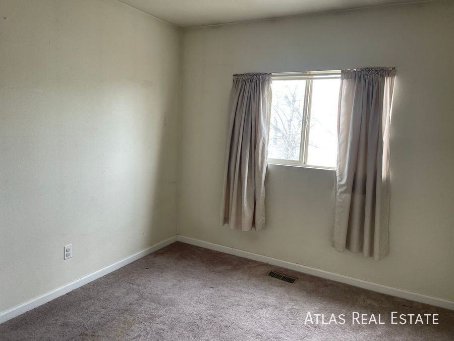 843 Mockingbird St - Photo 6 of 11