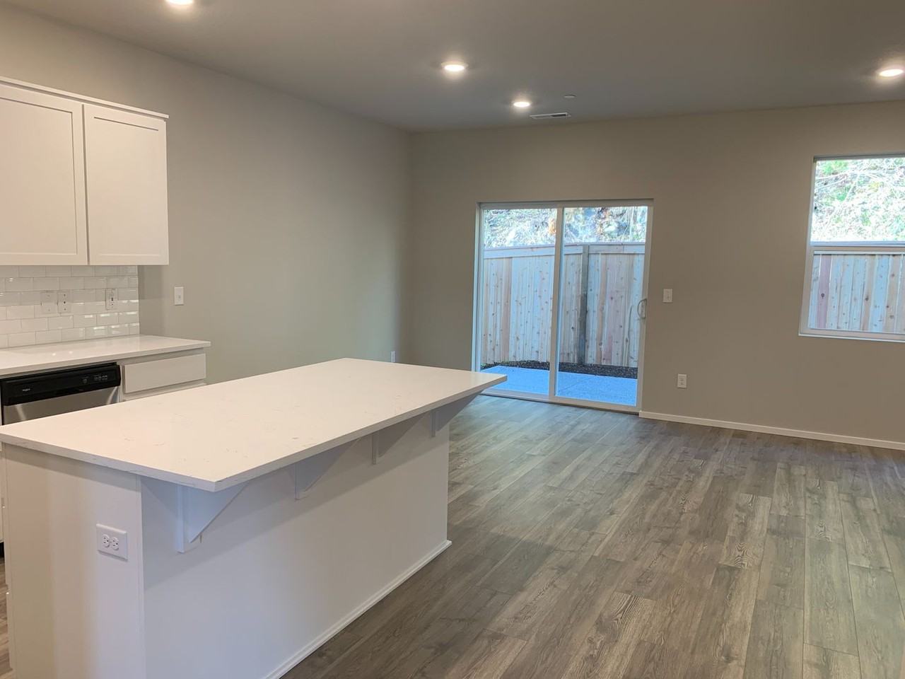 9452 N Chestnut Ct - Photo 5 of 30