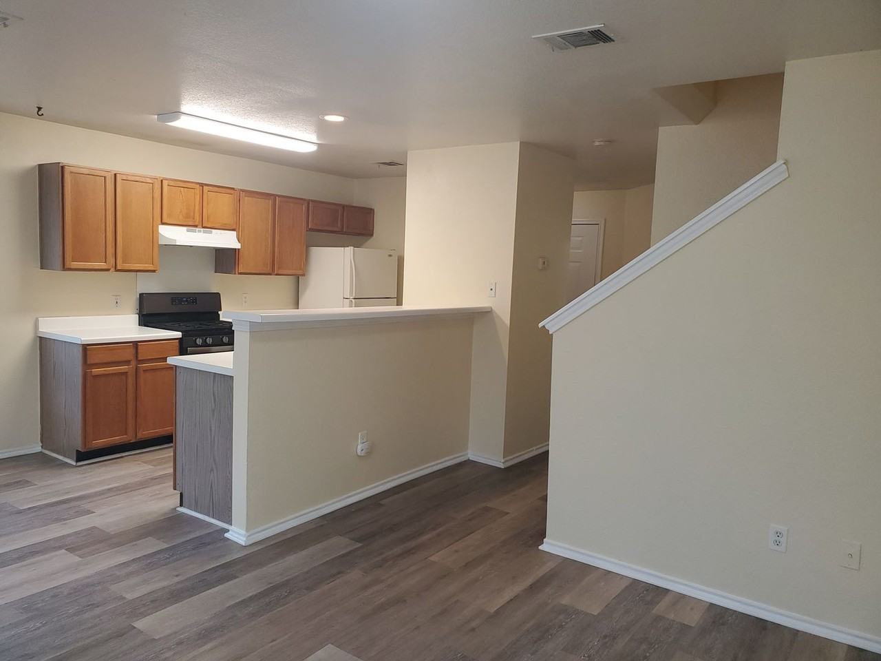 1020 Christopher Ave - Photo 6 of 50