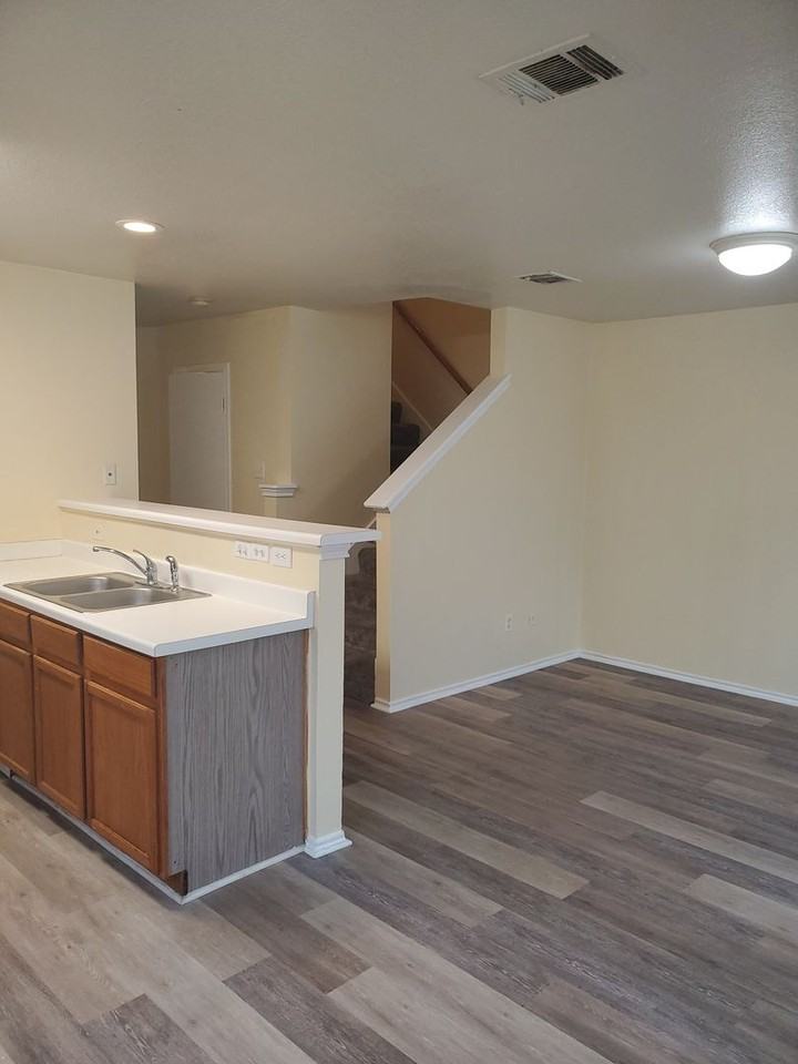 1020 Christopher Ave - Photo 2 of 50