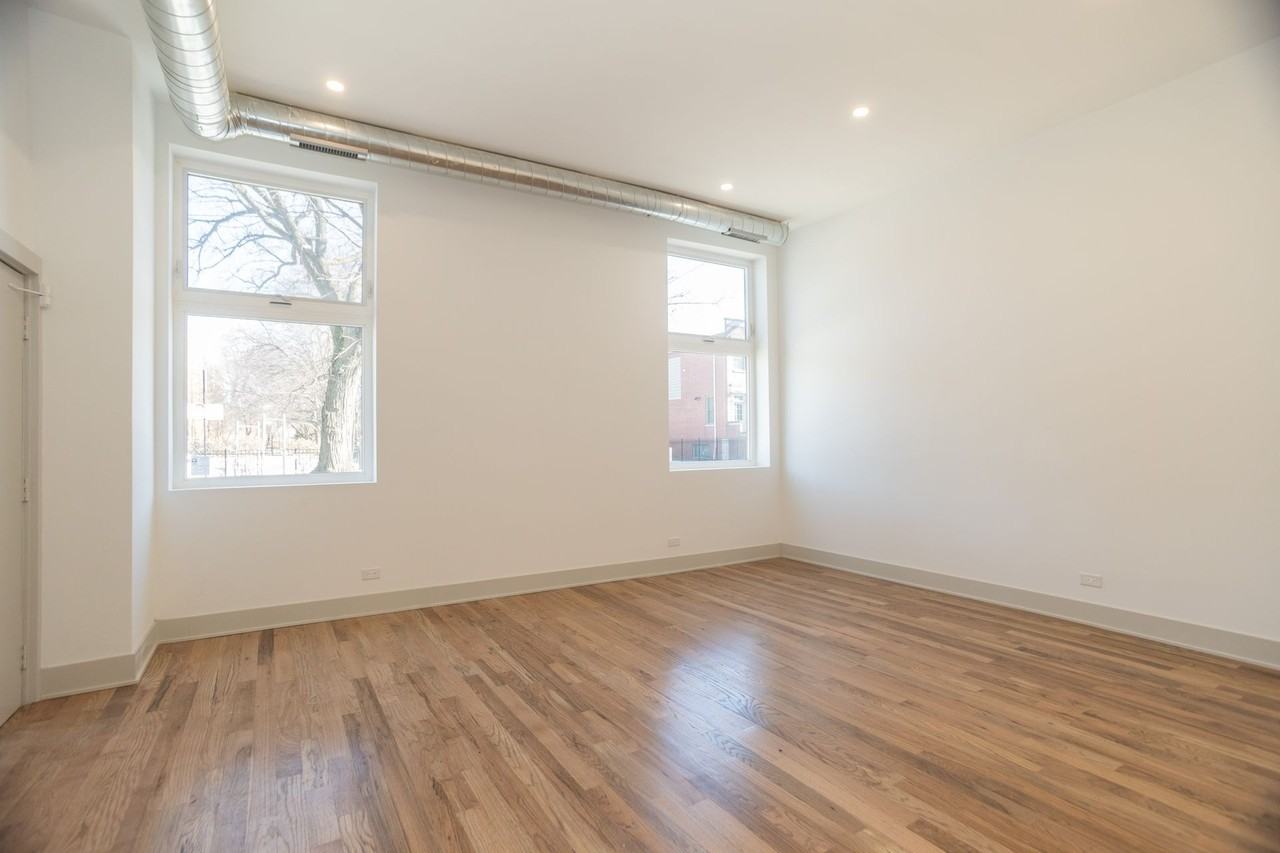 2028-2030 N Oakley - Photo 7 of 20