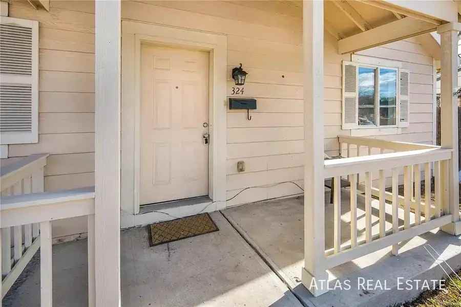 324 S Yates St - Photo 3 of 22