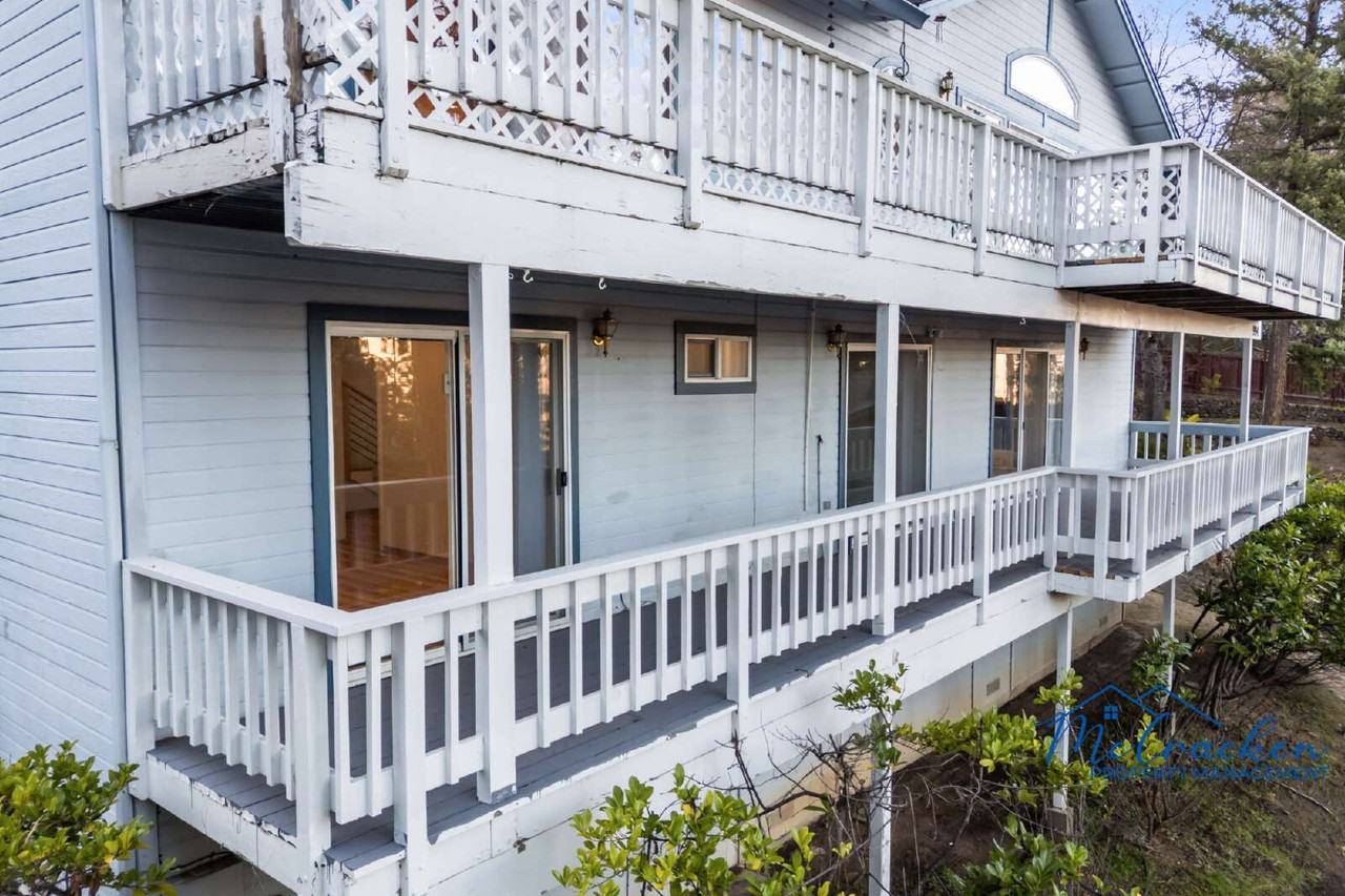 525 Ashland Loop Rd - Photo 4 of 40