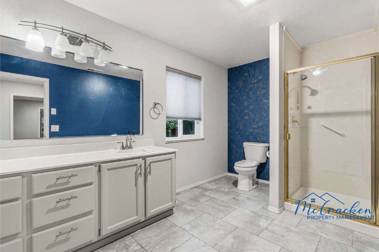 525 Ashland Loop Rd - Photo 7 of 40