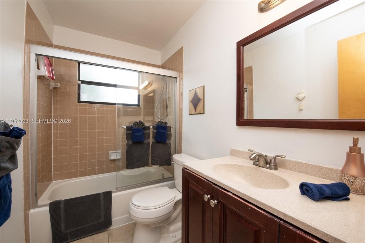 11909 Sw 48th Ct #11909 - Photo 4 of 20