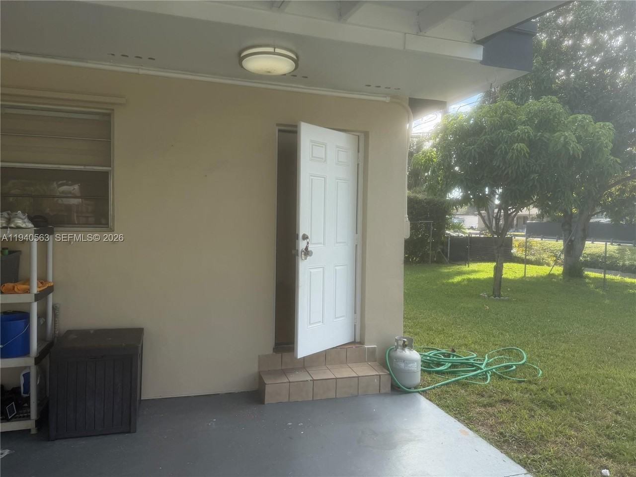 200 W 53rd Ter #200A - Photo 2 of 11