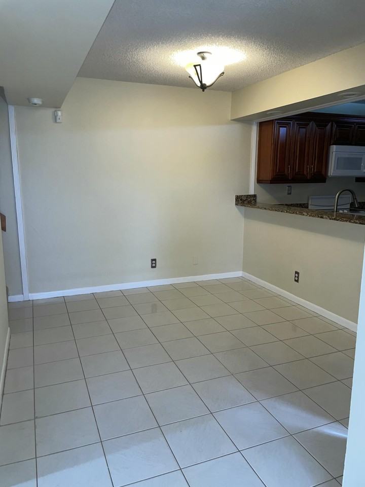 3757 Victoria Dr #3757 - Photo 3 of 10