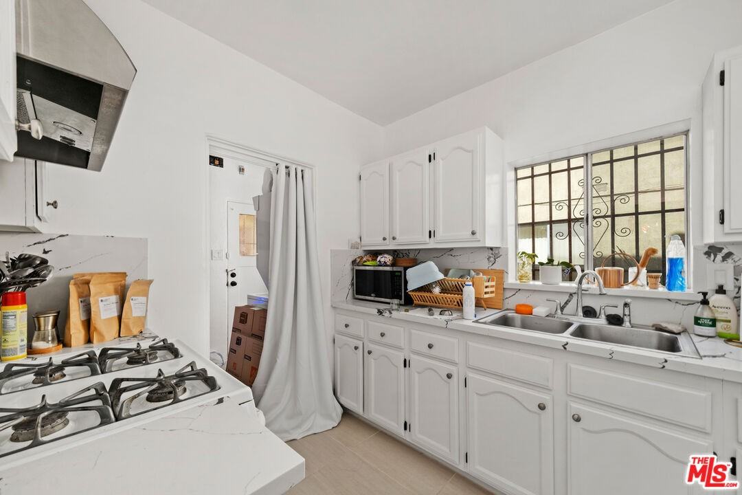 8544 Saturn St #8544 - Photo 3 of 10