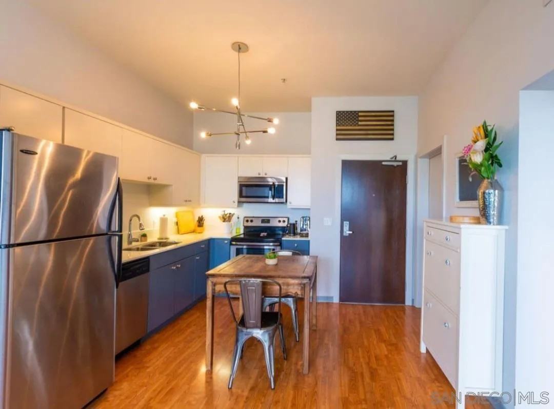 889 Date St #889-502 - Photo 4 of 9