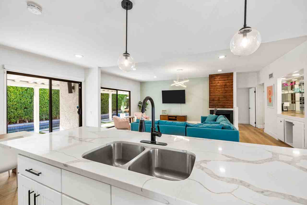 1433 E Caleta Way #1433 - Photo 3 of 50