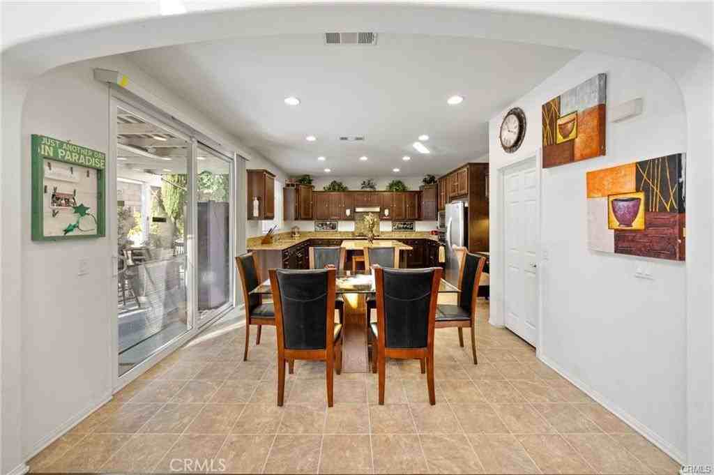 31220 Locust Ct #31220 - Photo 2 of 4