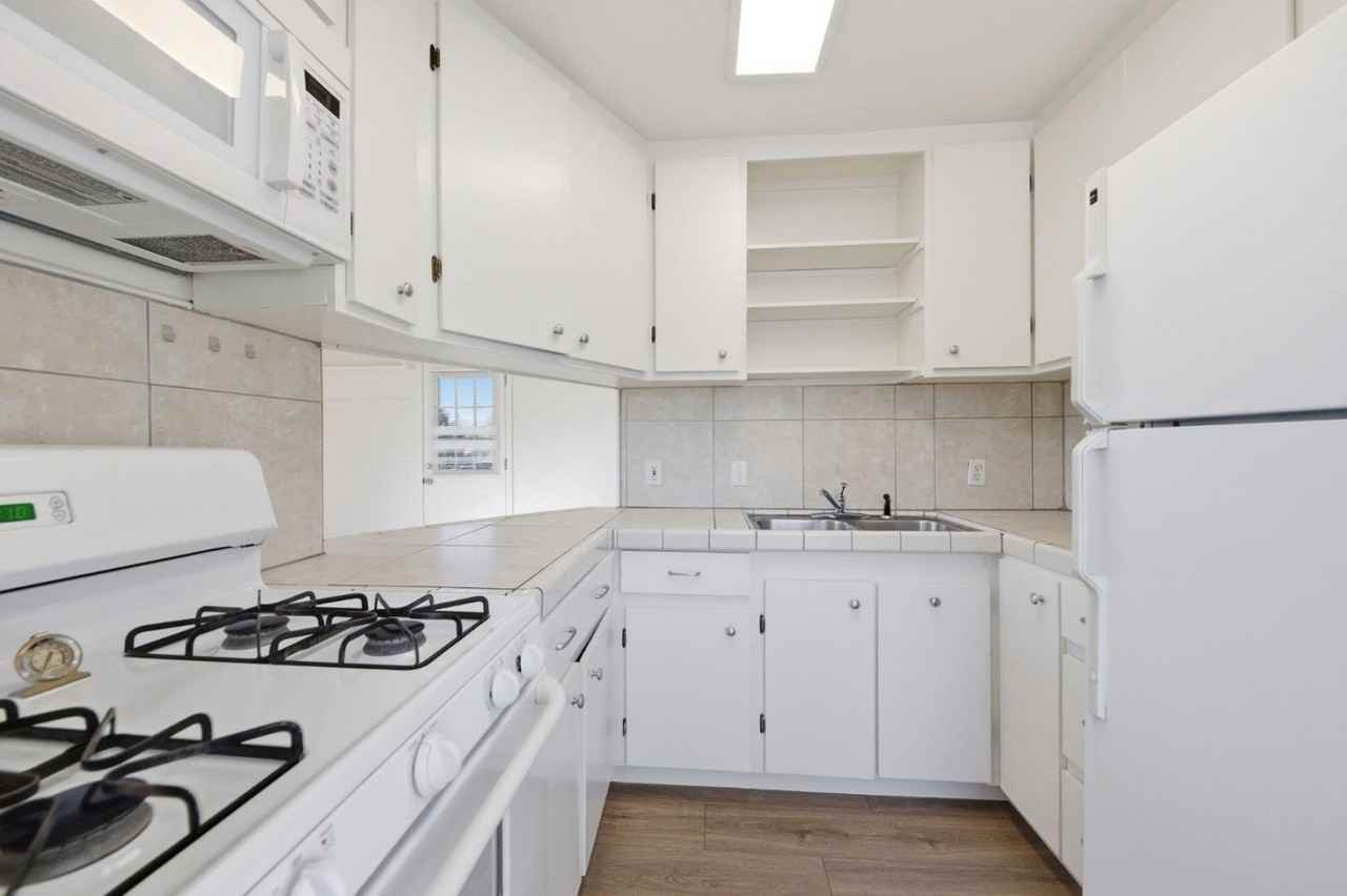 614A Redwood Ave #614 - Photo 5 of 20