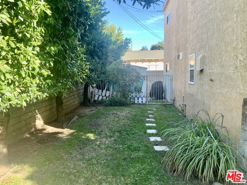 22725 14th St #22725-1 - Photo 6 of 12