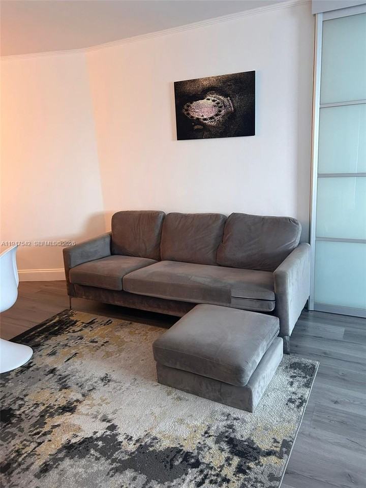 1881 Washington Ave #18818F - Photo 5 of 13