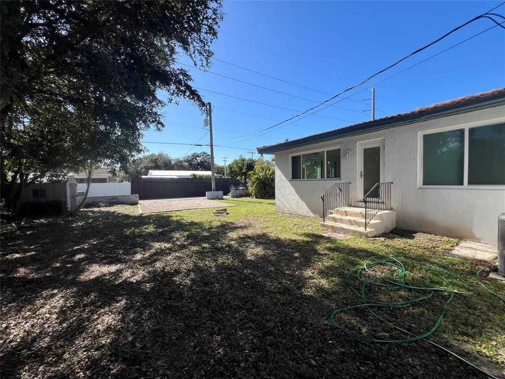 2648 Cleveland St #2648-2 - Photo 2 of 19