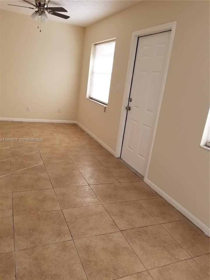 N Highland Ct #2308-3 - Photo 4 of 17