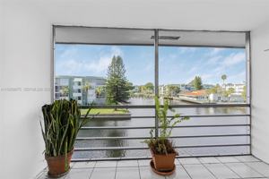 featured image of 2775 Taft St