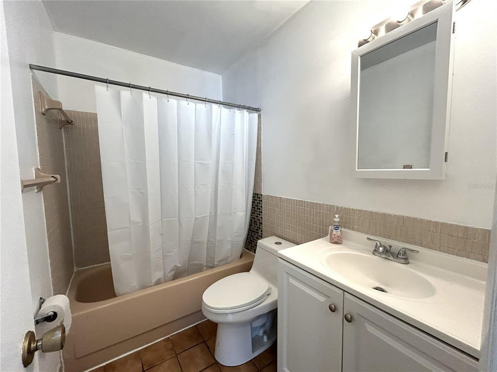 829 Jordan Ave #829 - Photo 3 of 12