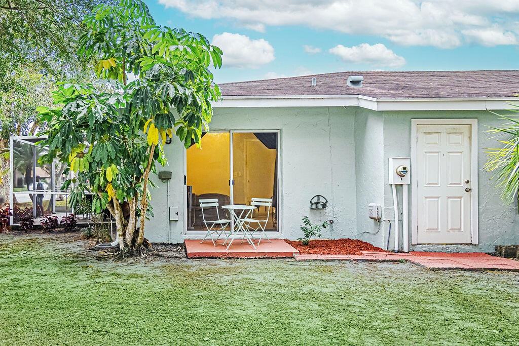 7650 Meed Cir #7650 - Photo 3 of 39