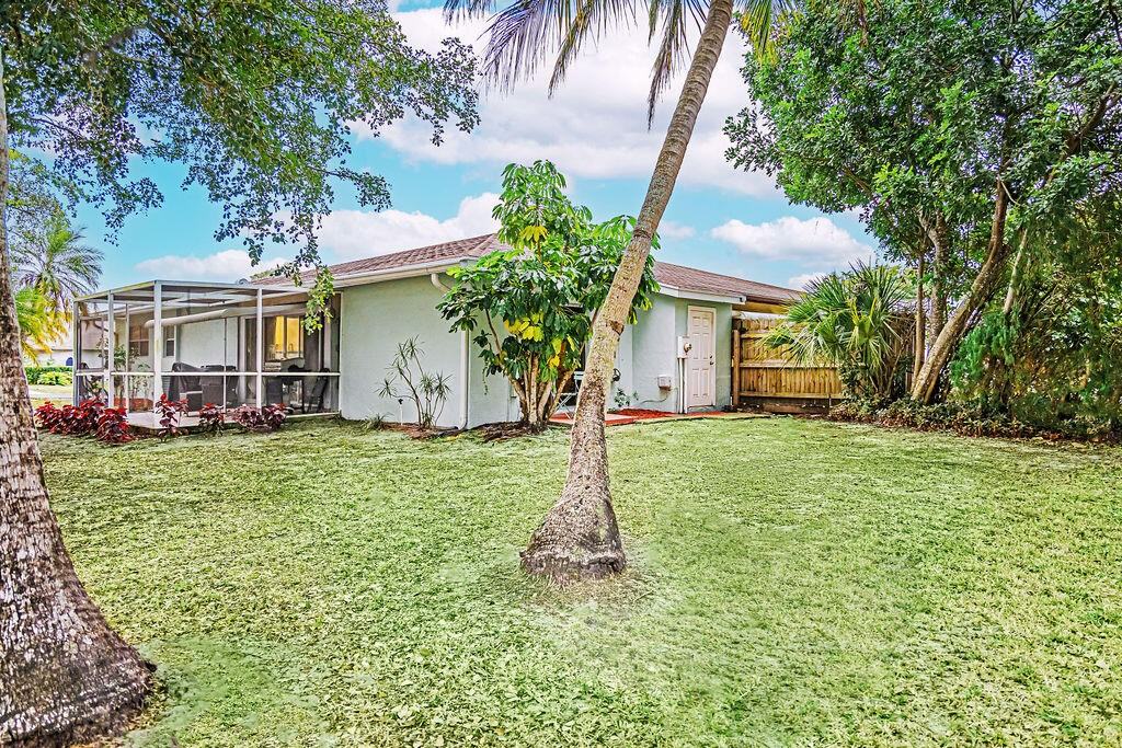 7650 Meed Cir #7650 - Photo 4 of 39