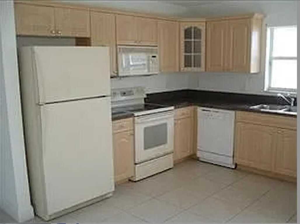 2768 Alabama St #2768 - Photo 3 of 3