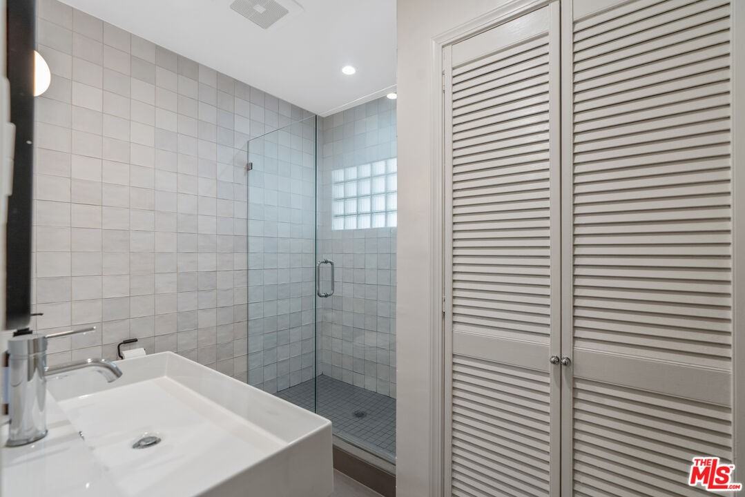 1275 N Harper Ave #1275-15 - Photo 2 of 27