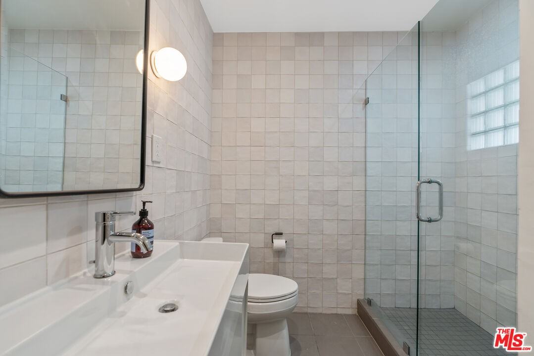 1275 N Harper Ave #1275-15 - Photo 4 of 27