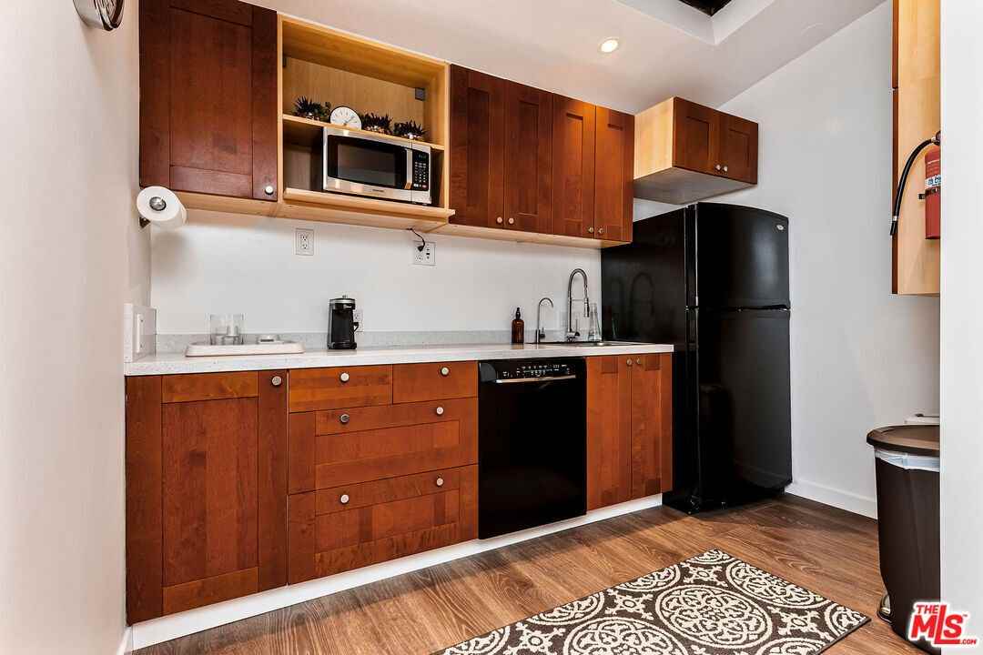 717 Huntley Dr #717 - Photo 2 of 11