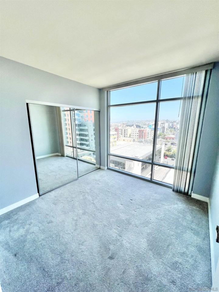 425 W Beech St #425-1157 - Photo 6 of 28