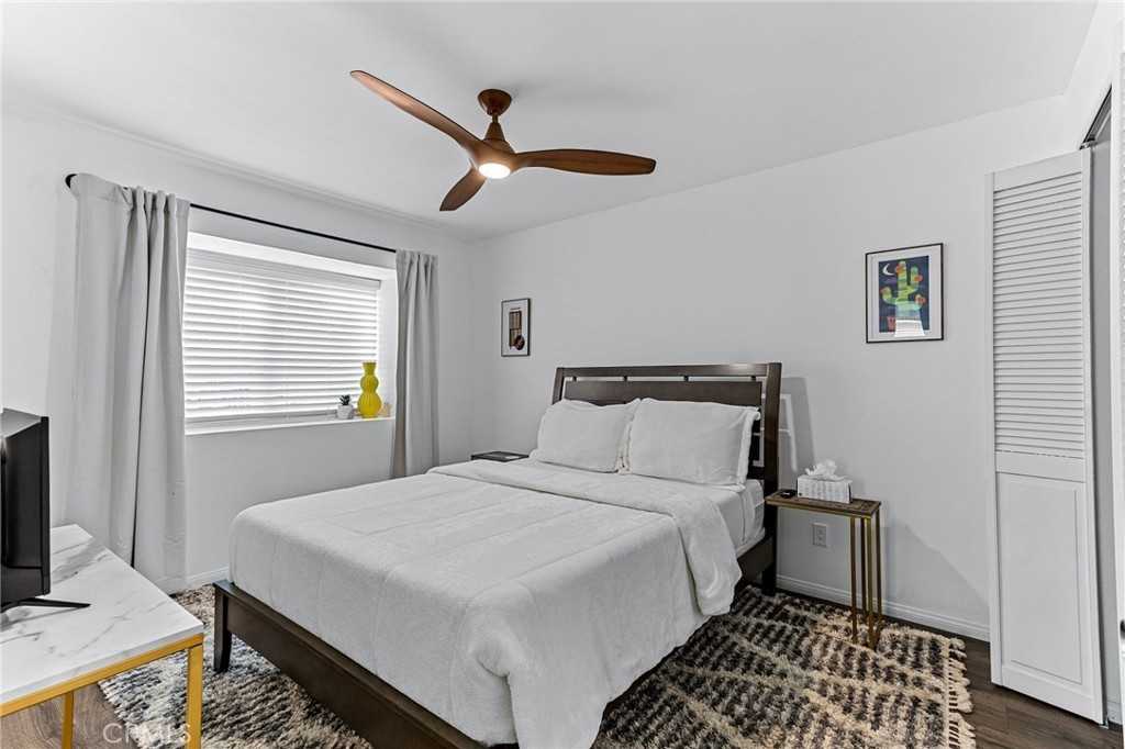 2564 N Aurora Dr #2564 - Photo 3 of 31