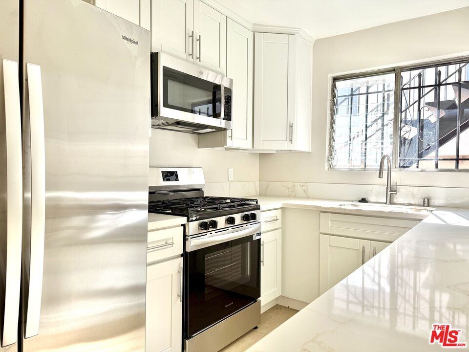 925 S Holt Ave #925-2