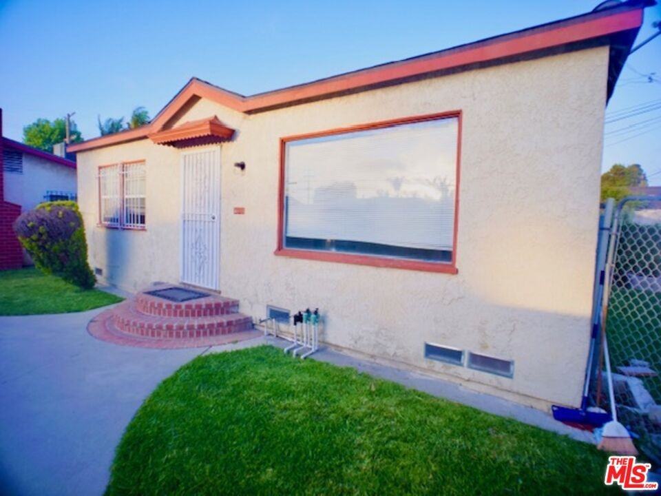 3726 W 112th St #3726 - Photo 6 of 33