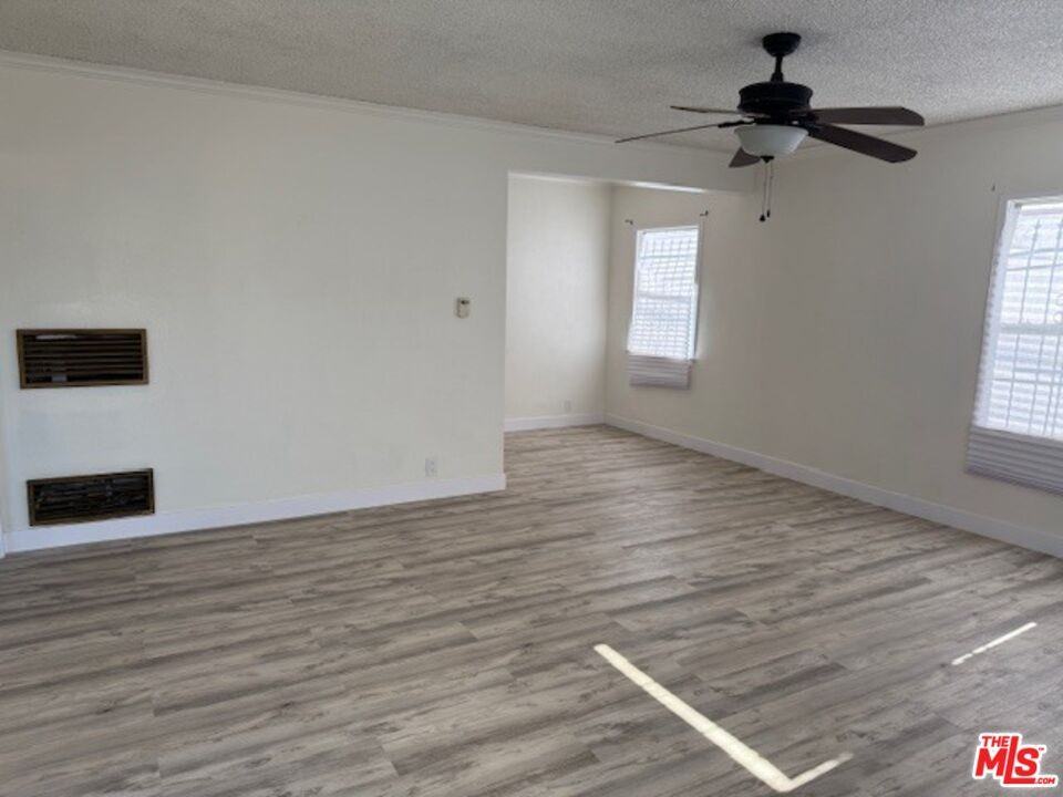 3726 W 112th St #3726 - Photo 7 of 33