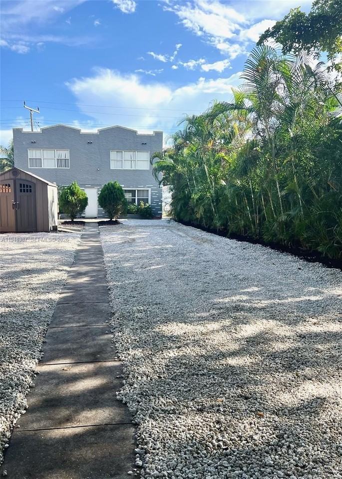 1940 Adams St #1940-3 - Photo 6 of 12