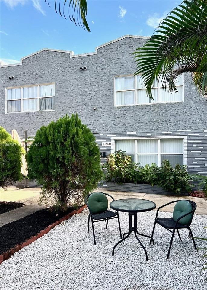 1940 Adams St #1940-3 - Photo 7 of 12